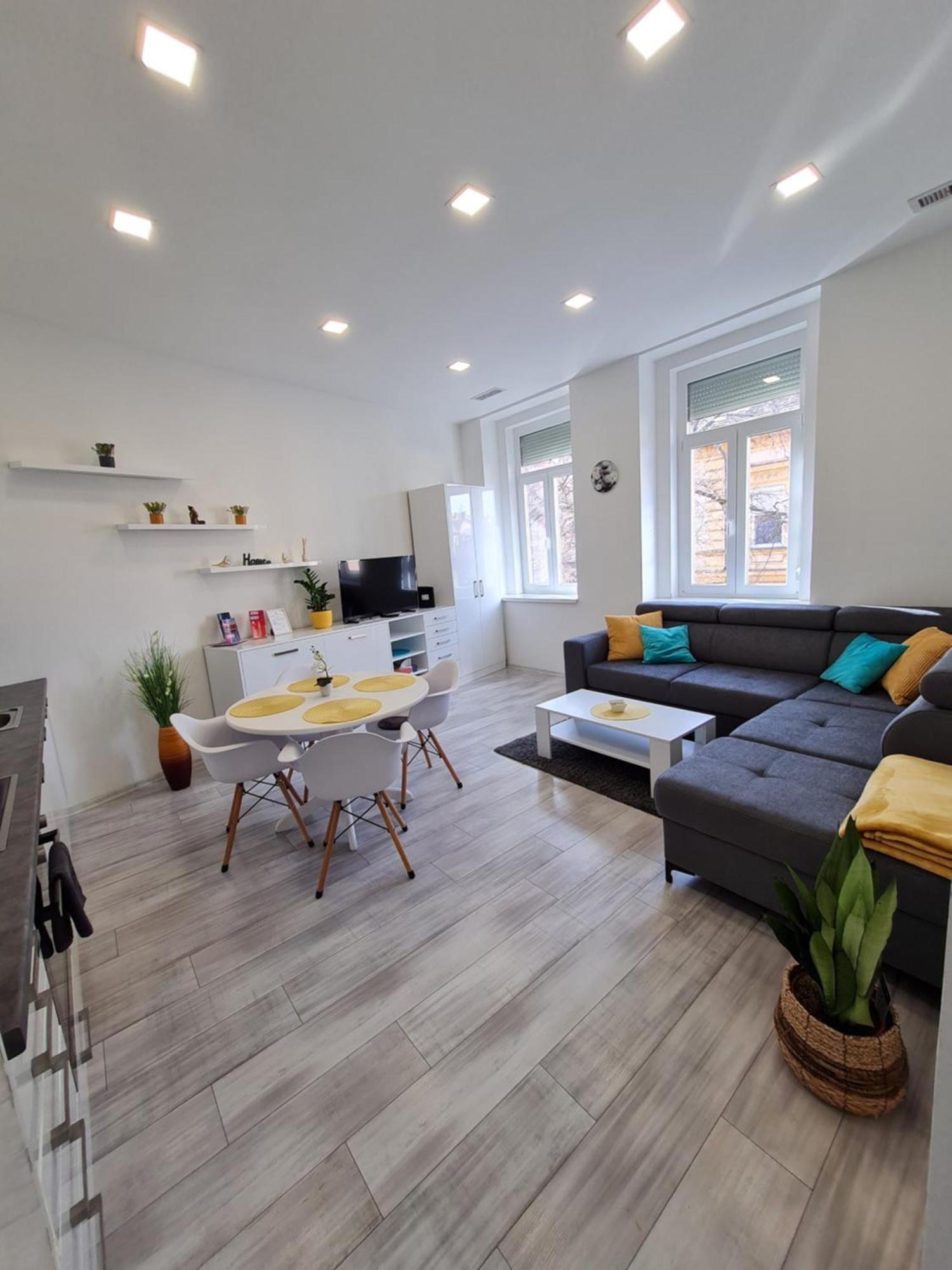 סגד Napfeny Apartman מראה חיצוני תמונה